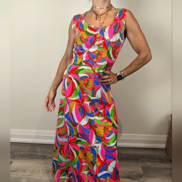 SLEEVELESS Vibrant 🌈💗 boho 70s maxi dress!! Stunning!